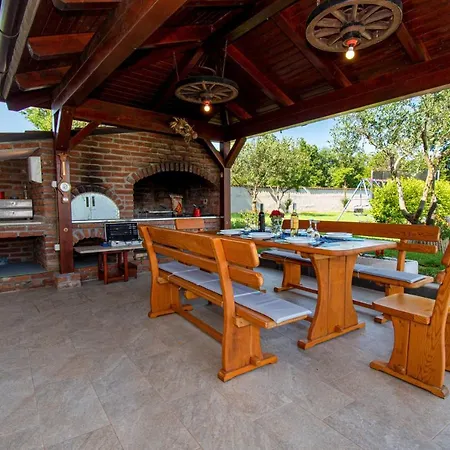 Afrodita In Pula-istrien Villa *