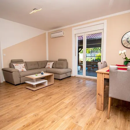 Afrodita In Pula-istrien *