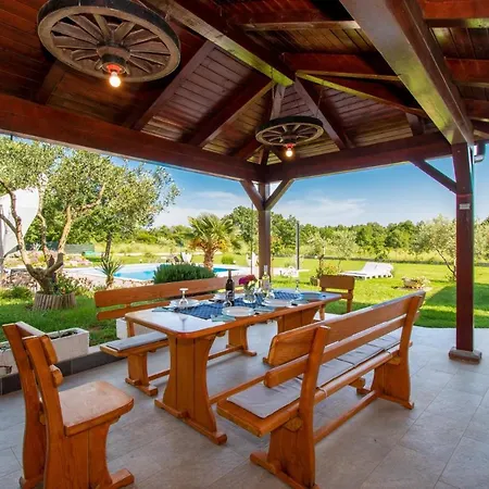 Afrodita In Pula-istrien * Πούλα