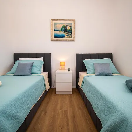 Βίλα Afrodita In Pula-istrien Πούλα