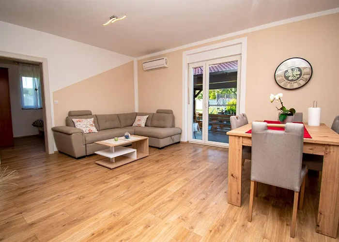 Afrodita In Pula-istrien *