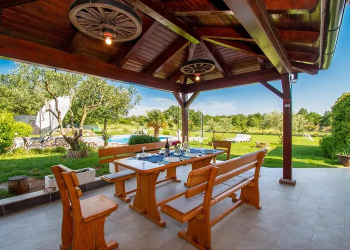 Afrodita In Pula-istrien * 풀라