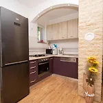 Afrodita In Pula-istrien - By Istrabook Villa