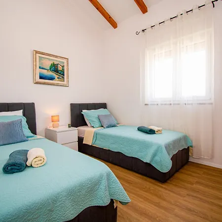 Villa Afrodita In Pula-istrien *